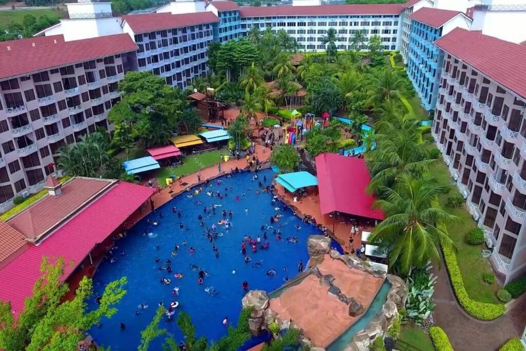 Lotus Desaru Beach Resort, 2 Bdrms, W/Splash Park Bandar Penawar Kültér fotó