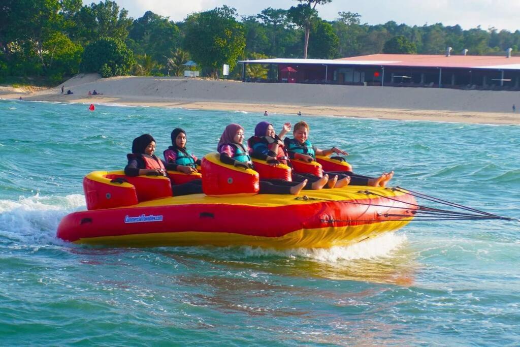 Lotus Desaru Beach Resort, 2 Bdrms, W/Splash Park Bandar Penawar Kültér fotó