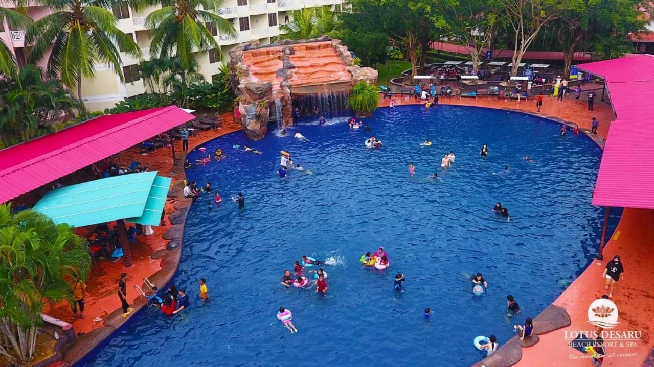 Lotus Desaru Beach Resort, 2 Bdrms, W/Splash Park Bandar Penawar Kültér fotó